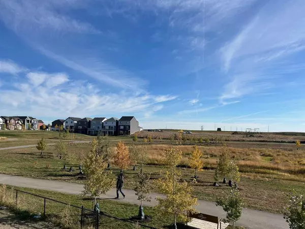 Calgary, AB T3S 0E1,54 Savoy LNDG Southeast