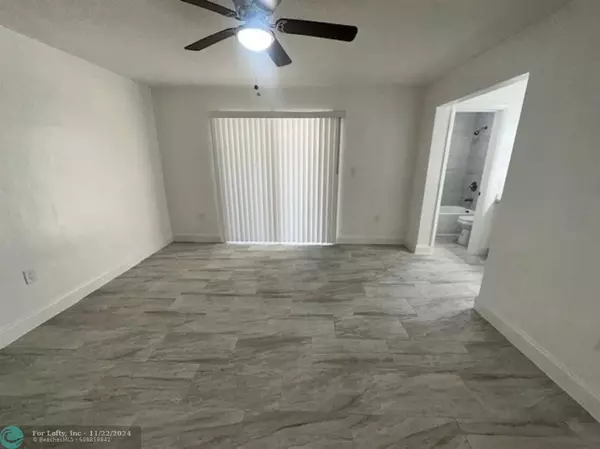 North Miami Beach, FL 33181,2031 NE 139th St  #27