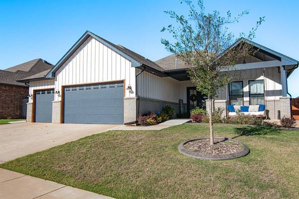 12109 SW 49th Street, Mustang, OK 73064