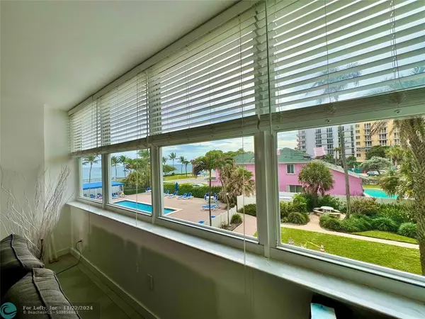 Deerfield Beach, FL 33441,800 SE 20th Ave  #206