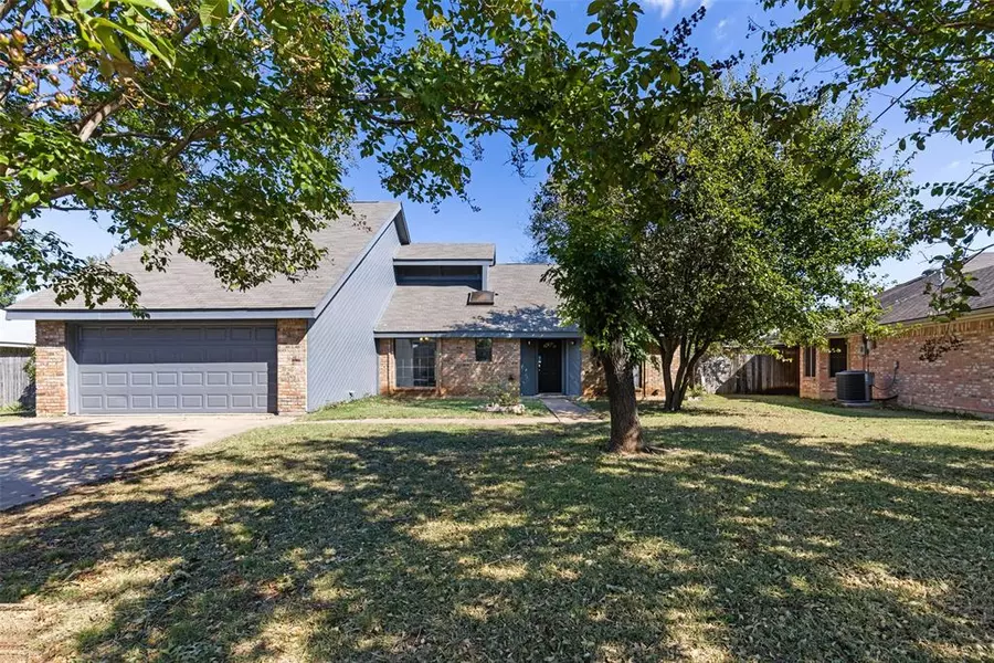 1314 Meadow Court, Midlothian, TX 76065