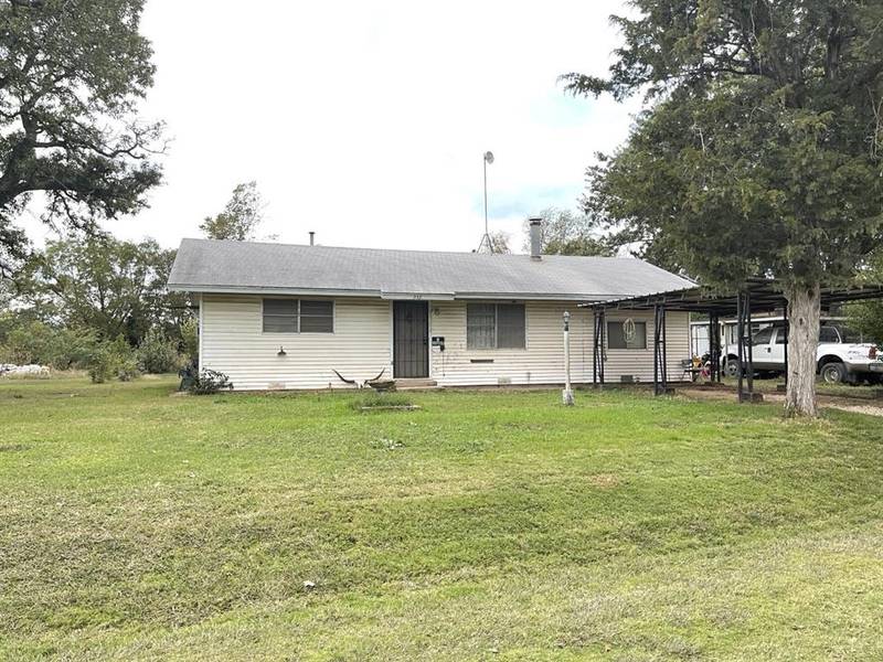 333 Circle Street, Bowie, TX 76230