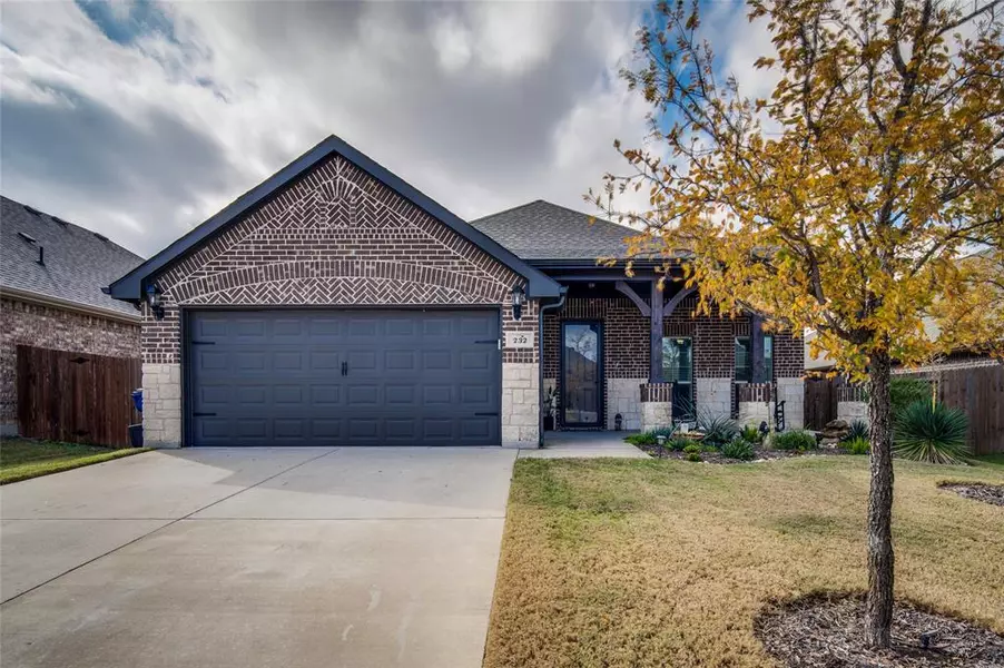 232 Buckskin Drive, Waxahachie, TX 75167