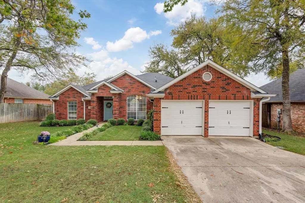 Bedford, TX 76022,2217 Greendale Court