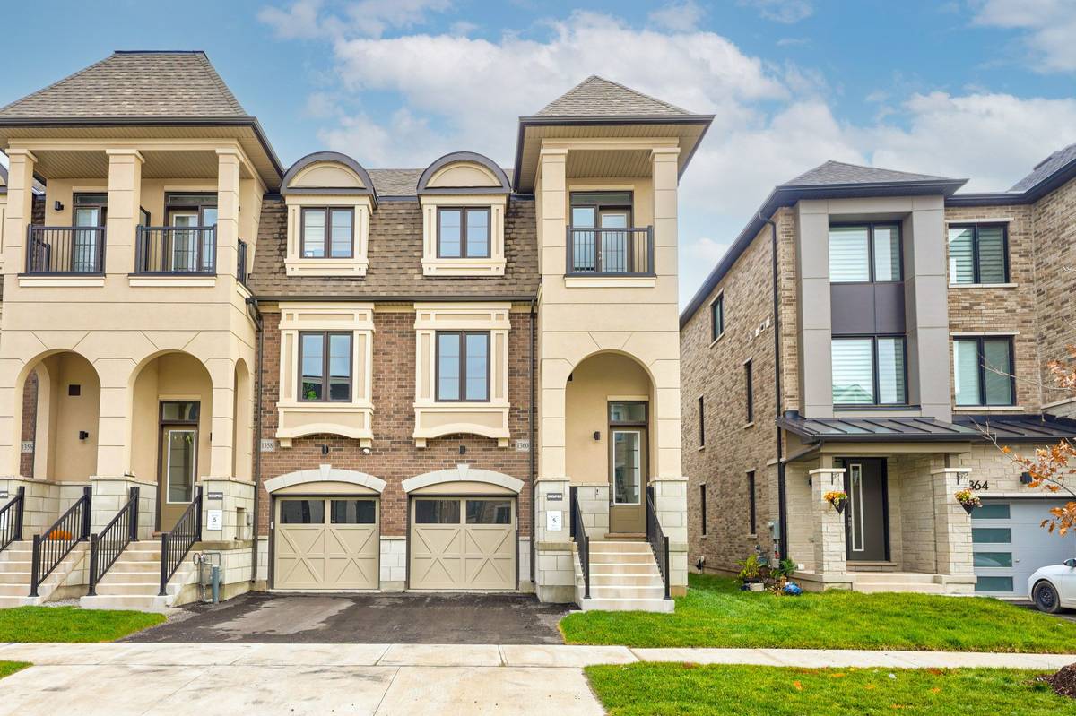 Oakville, ON L6M 5P2,1360 KOBZAR DR