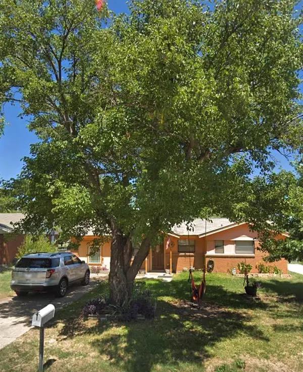 8816 Myra Street, White Settlement, TX 76108