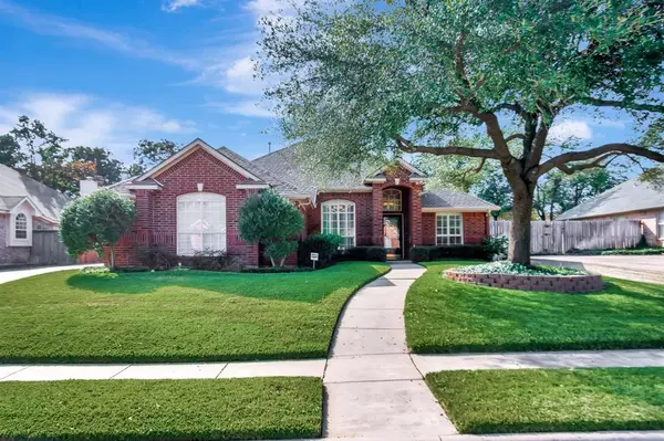 7309 Fallen Oak Drive, North Richland Hills, TX 76182