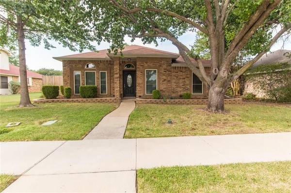 991 Little Den Drive, Lewisville, TX 75067