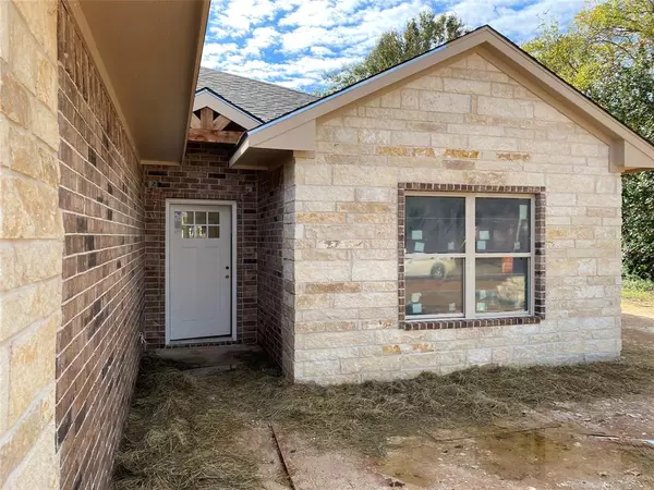 392 Stadium Lane, Van, TX 75790