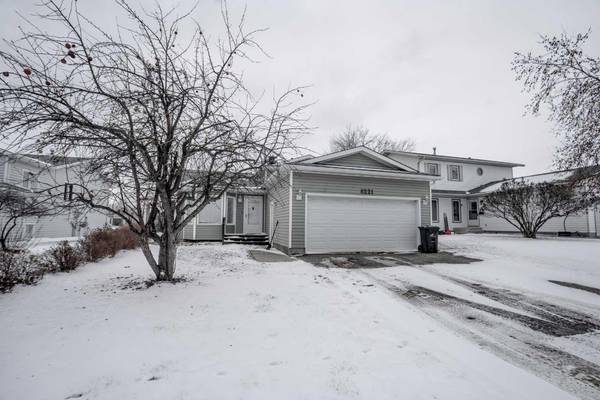 8221 102 Ave, Peace River, AB T8S 1N1