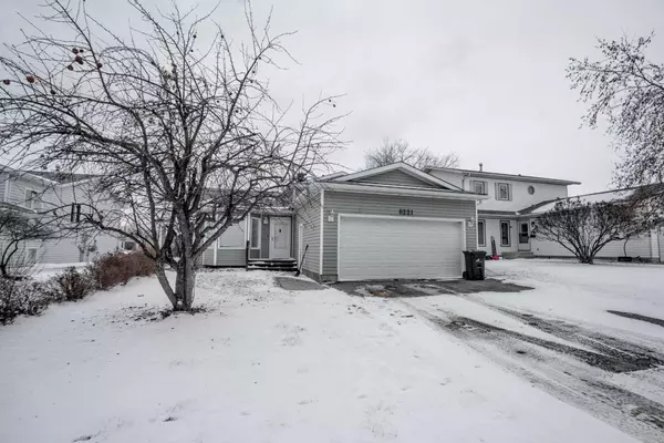 8221 102 Ave, Peace River, AB T8S 1N1