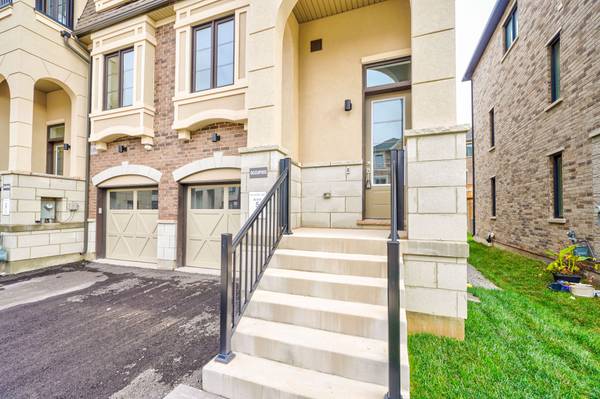 Oakville, ON L6M 5P2,1360 KOBZAR DR