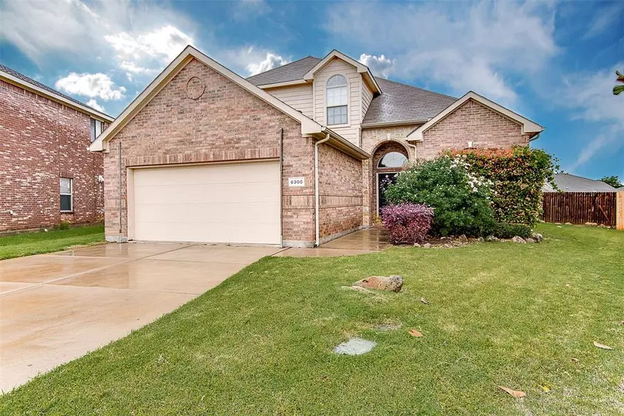 8300 Prairie Wind Trail, Fort Worth, TX 76134