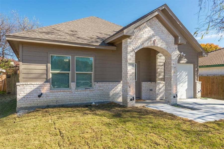 2313 Sundrop Court, Fort Worth, TX 76108