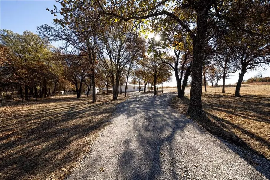 1316 Salt Creek Road, Springtown, TX 76082