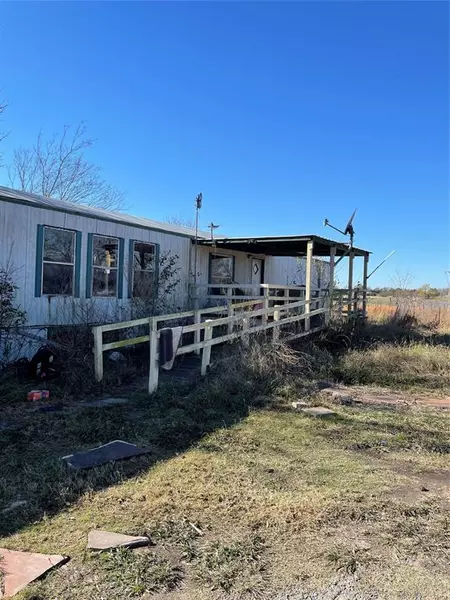 4503 Private Road 1172, Greenville, TX 75401