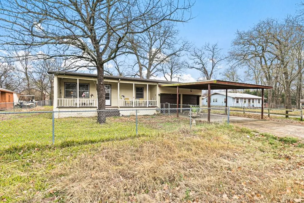 East Tawakoni, TX 75472,221 Briggs Boulevard