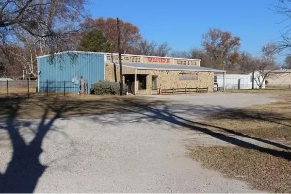 3334 W Highway 114 Highway, Paradise, TX 76073