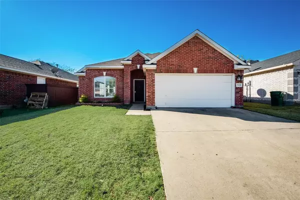 7318 Cresswell Drive, Arlington, TX 76001