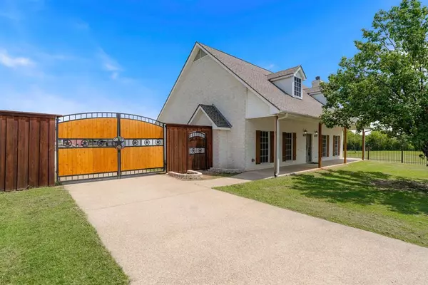 312 Berry Drive, Haslet, TX 76052