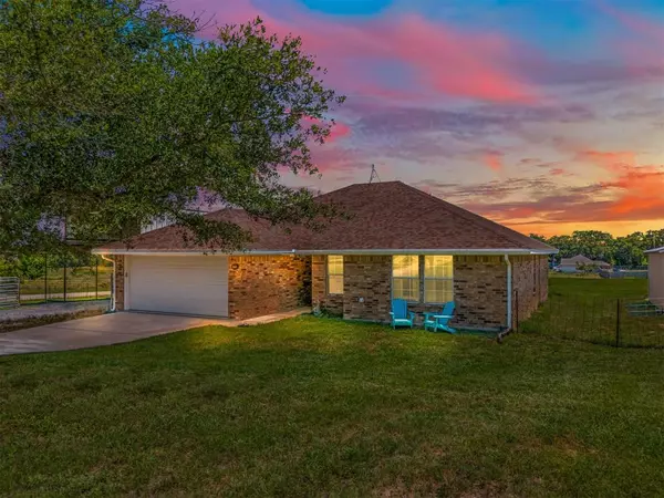 103 Meadow Brook Court, Springtown, TX 76082