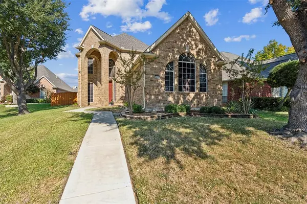 9417 Lake Court,  Irving,  TX 75063