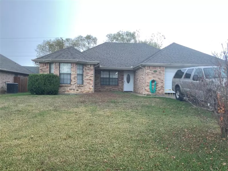 1009 shelly Drive, Keene, TX 76031