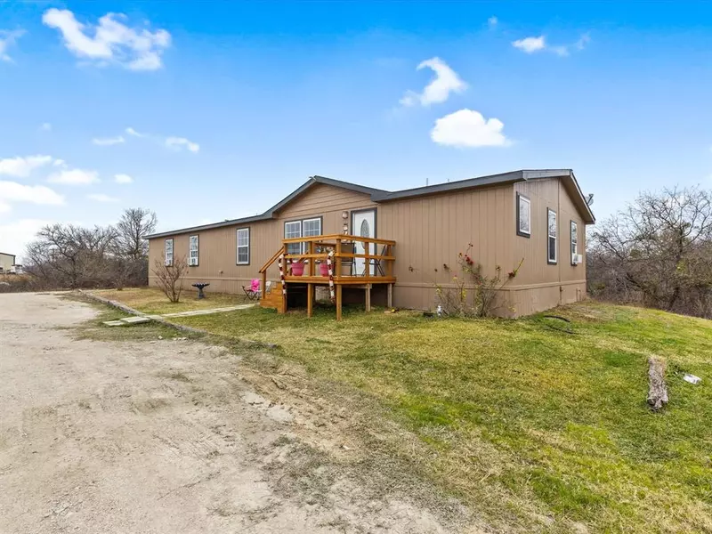 321 Lone Trail, Rhome, TX 76078