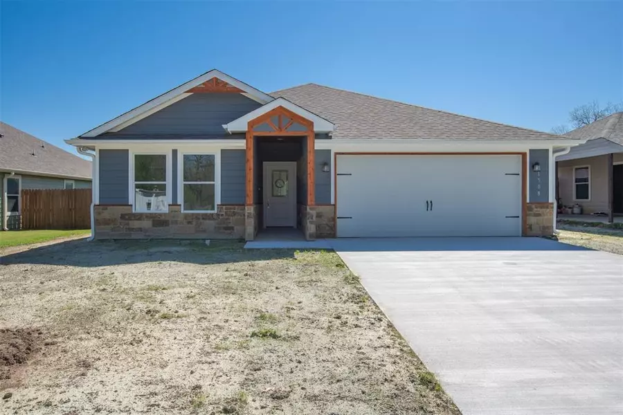 1508 Kennedy Street, Bonham, TX 75418