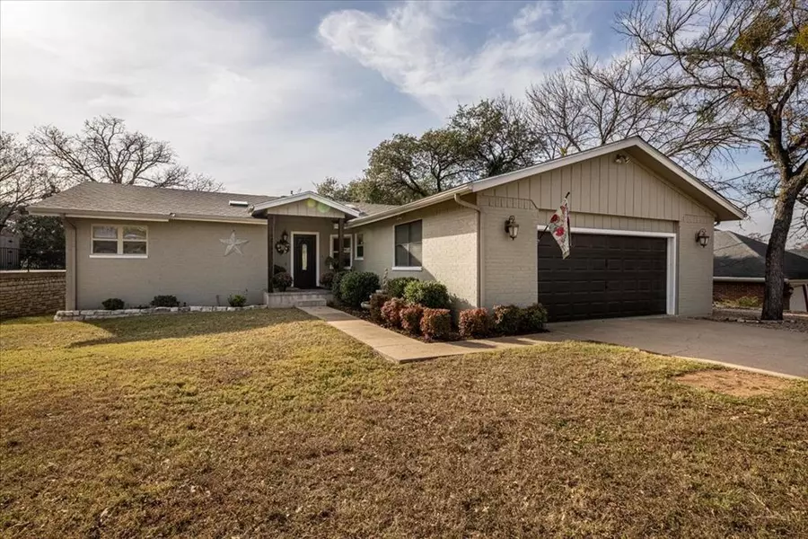 4007 Cimmaron Trail, Granbury, TX 76049