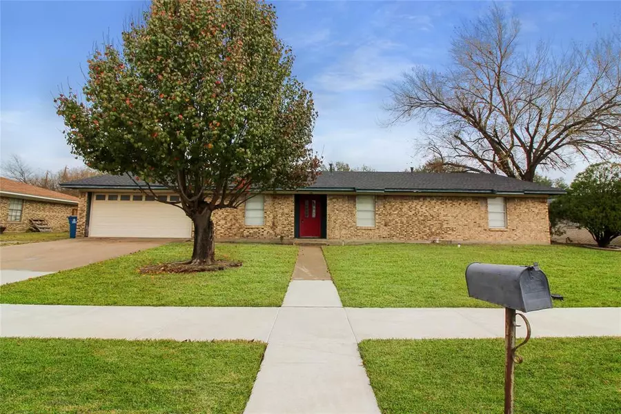 153 Circle Drive, Kaufman, TX 75142