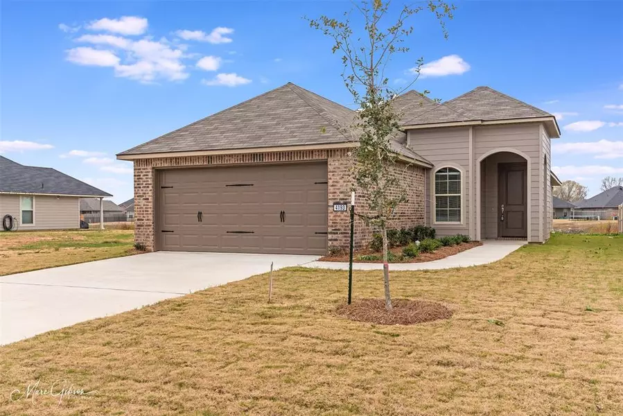 4193 Grassy Lake Drive, Bossier City, LA 71111