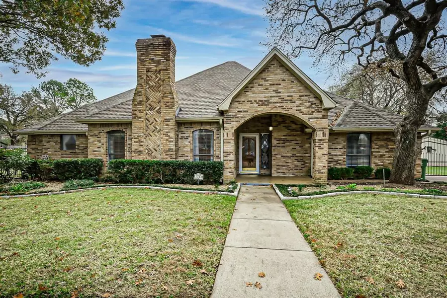 2418 Wimbledon, Arlington, TX 76017