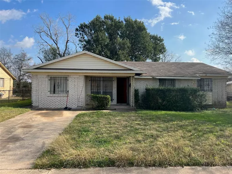 4305 Gram Lane, Bellmead, TX 76705