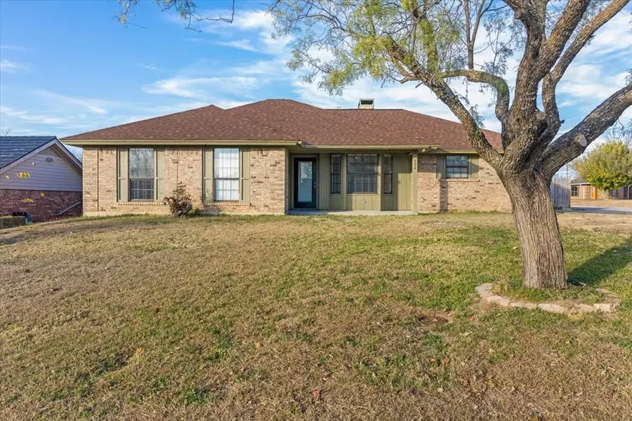 702 Parkridge Drive, Decatur, TX 76234