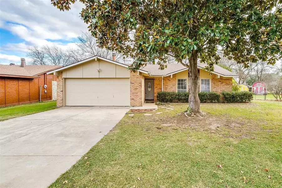 1207 Center Court, Cleburne, TX 76033