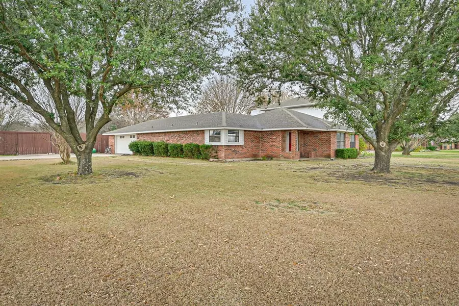 101 Pebble Ridge Court, Ovilla, TX 75154