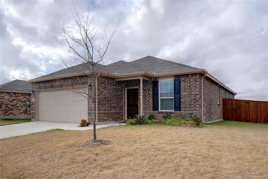 3305 Buck Avenue, Aubrey, TX 76227