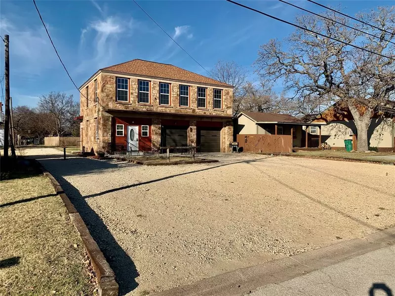 209 E Pine Street, Nocona, TX 76255