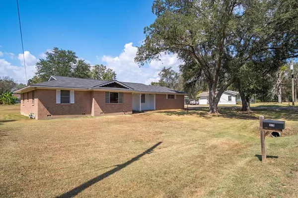 915 N Spring Street Street, Grand Saline, TX 75140