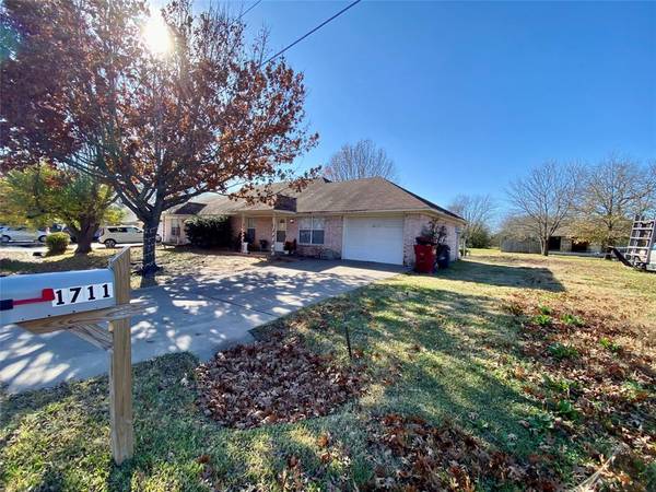 1705 Liberty Street, Bonham, TX 75418