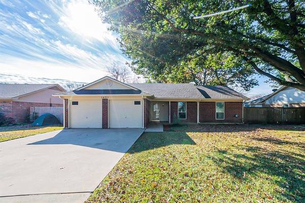 1421 Hall Drive, Crowley, TX 76036