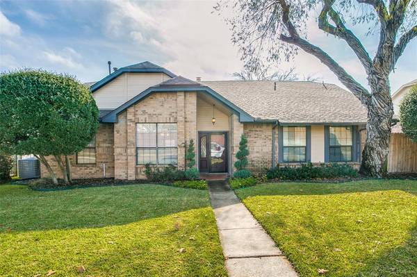 2040 Oakbluff Drive, Carrollton, TX 75007