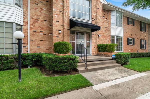 6021 Sandhurst Lane #B, Dallas, TX 75206