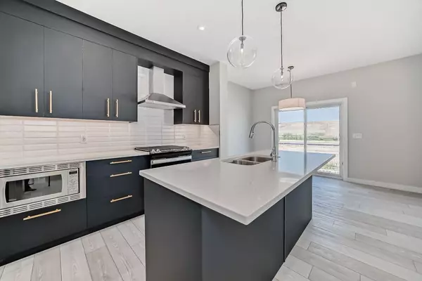 20 Walgrove PL SE, Calgary, AB T2X 4Y7