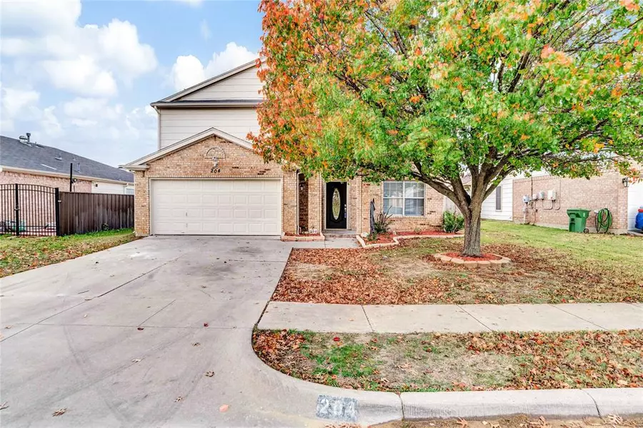 204 Shady Brook Drive, Arlington, TX 76002