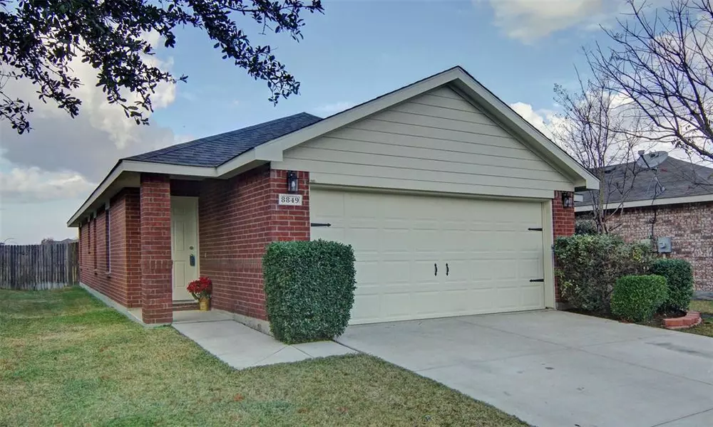 8849 Valley River Drive, Fort Worth, TX 76244