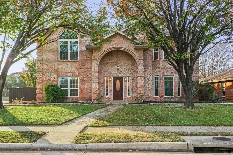 2101 Loretta Lane, Rowlett, TX 75088