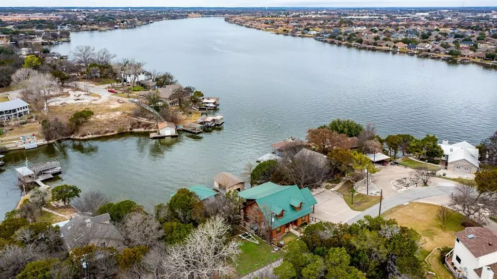 706 Rock Harbor Court, Granbury, TX 76048