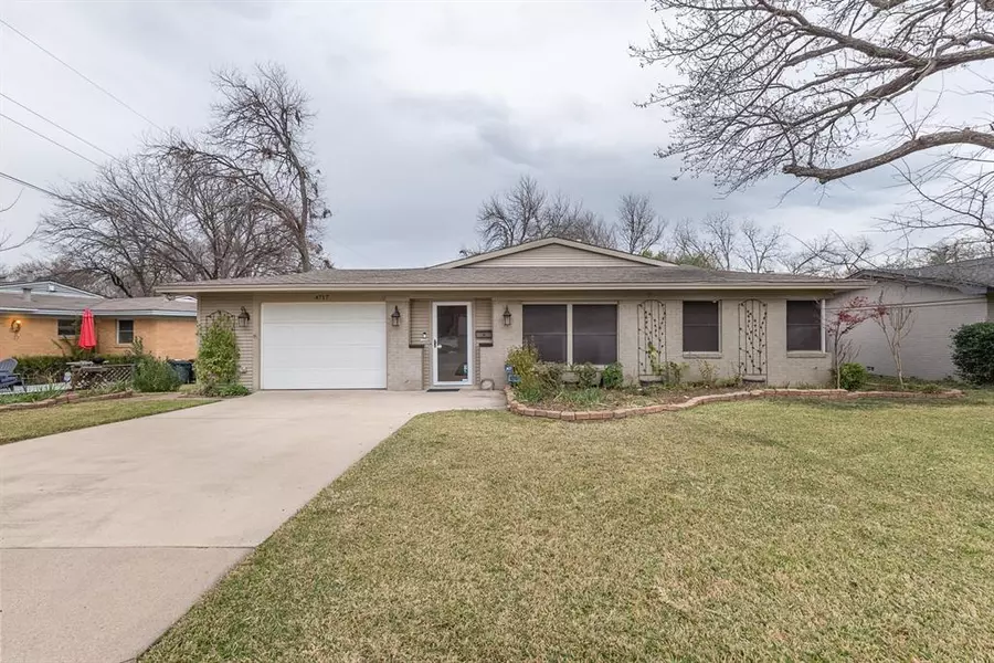 4717 Staples Avenue, Fort Worth, TX 76133